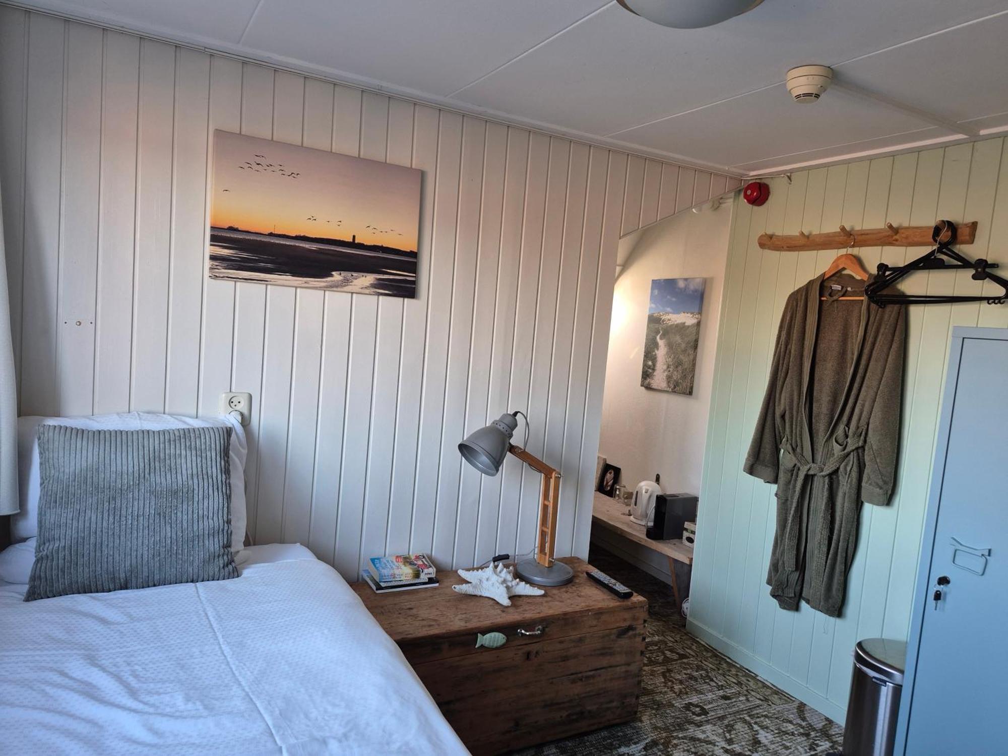 B&B De Wadvaarder Midsland Eksteriør billede
